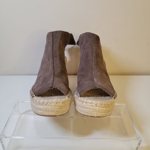 Kenneth Cole New York women' Olivia 2 Perf Espadrille Wedge Sandal  SIZE 8 - Picture 14 of 15